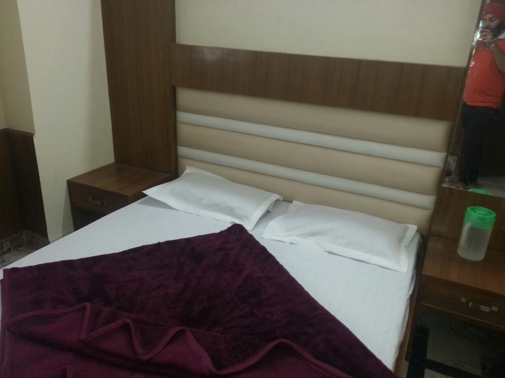 Hotel Silver Palace Delhi  Eksteriør billede